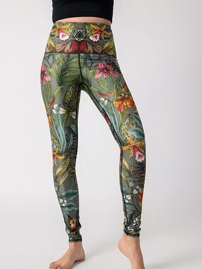 Yoga Democracy High Rise Leggings Jungle Botanical Moth Print Size M green thumb